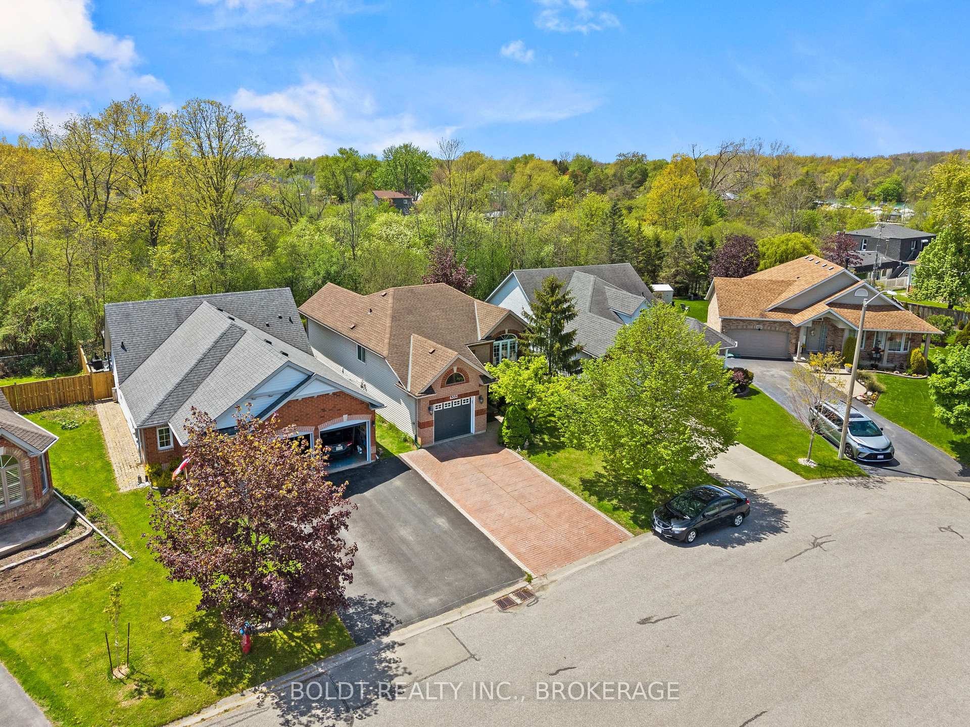 Photo 42 of 4333 Southerland Court, Niagara Falls, Lyons Creek — HOMEH