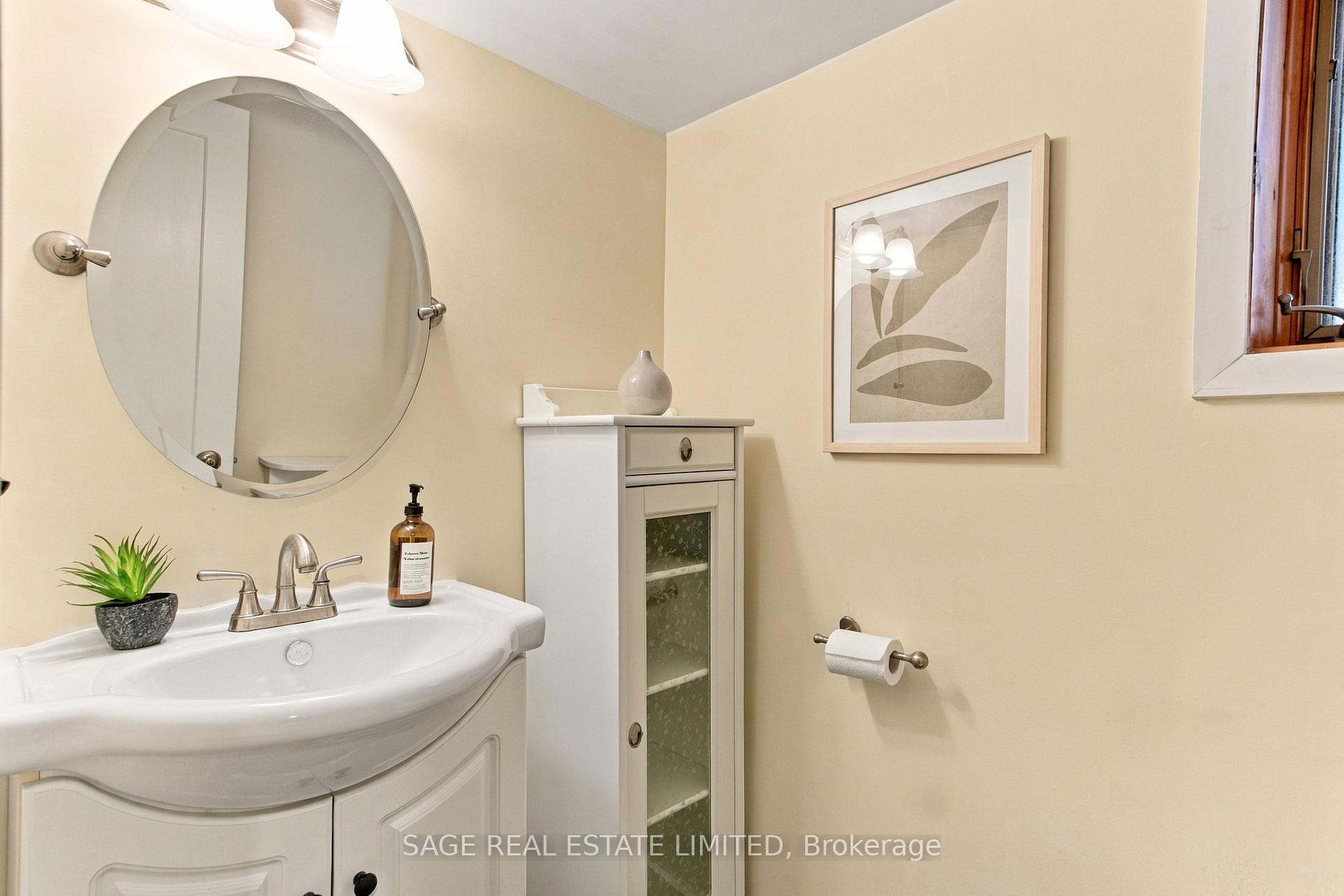 Photo 25 of 92 Highcroft Road, Toronto, Woodbine Corridor — HOMEH