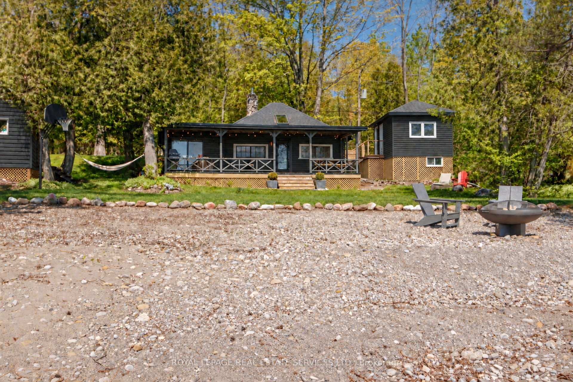 Photo 2 of 295 Cedar Avenue, Meaford — HOMEH