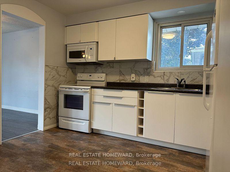 Photo 3 of Unit Upper, 511 Harris Court, Whitby, Downtown Whitby — HOMEH