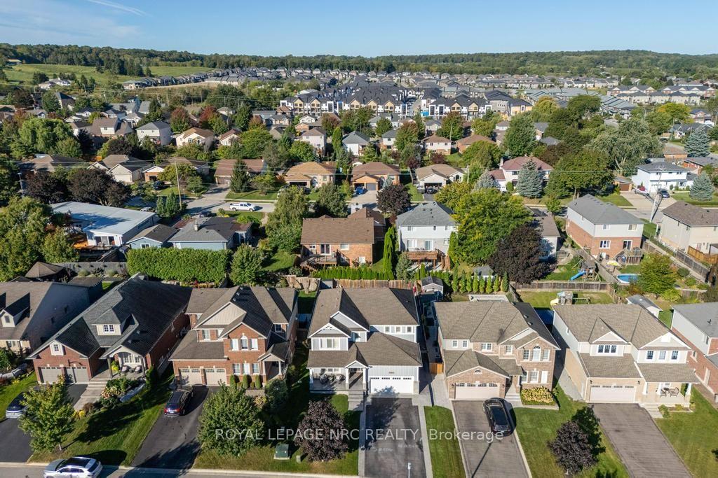 Photo 43 of 4050 Bush Crescent, Lincoln, Beamsville — HOMEH
