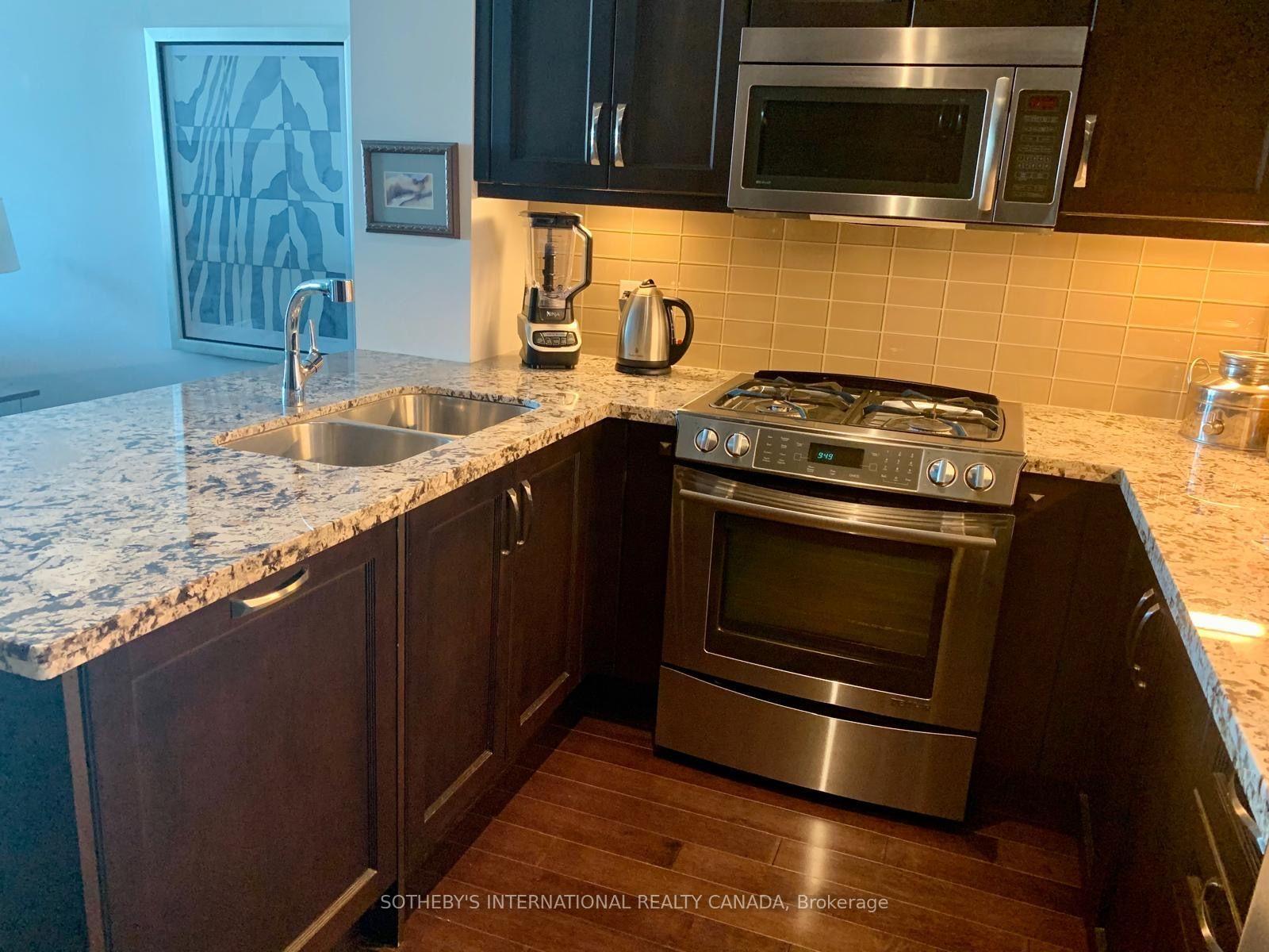 Photo 8 of Unit 624, 11 Bronte Road, Oakville, Bronte — HOMEH