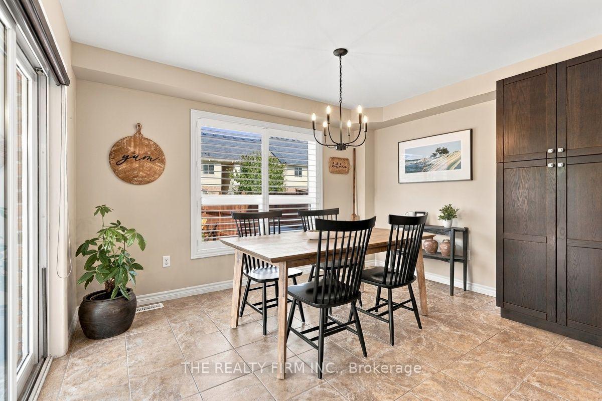 Photo 18 of 914 Silverfox Crescent, London, North S — HOMEH