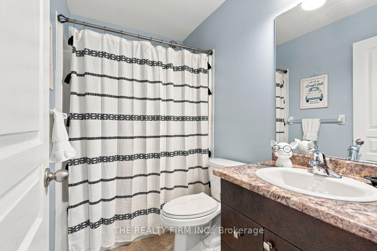 Photo 30 of 914 Silverfox Crescent, London, North S — HOMEH