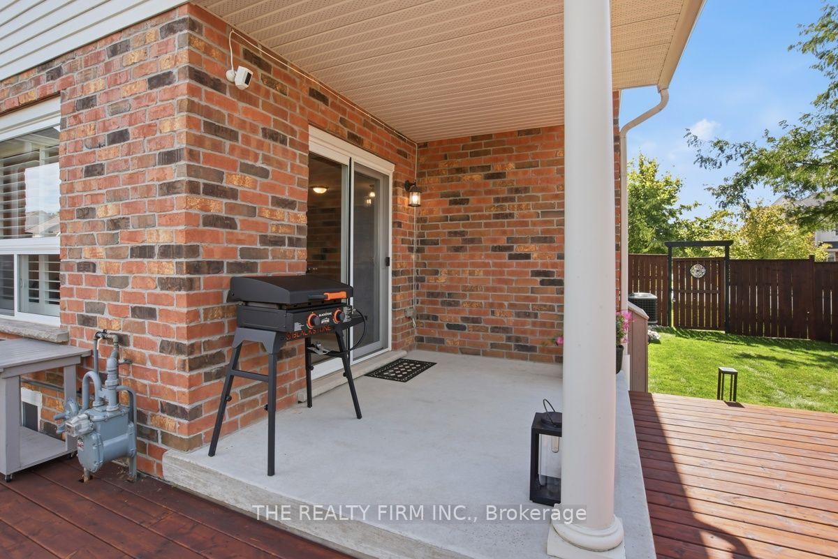 Photo 36 of 914 Silverfox Crescent, London, North S — HOMEH