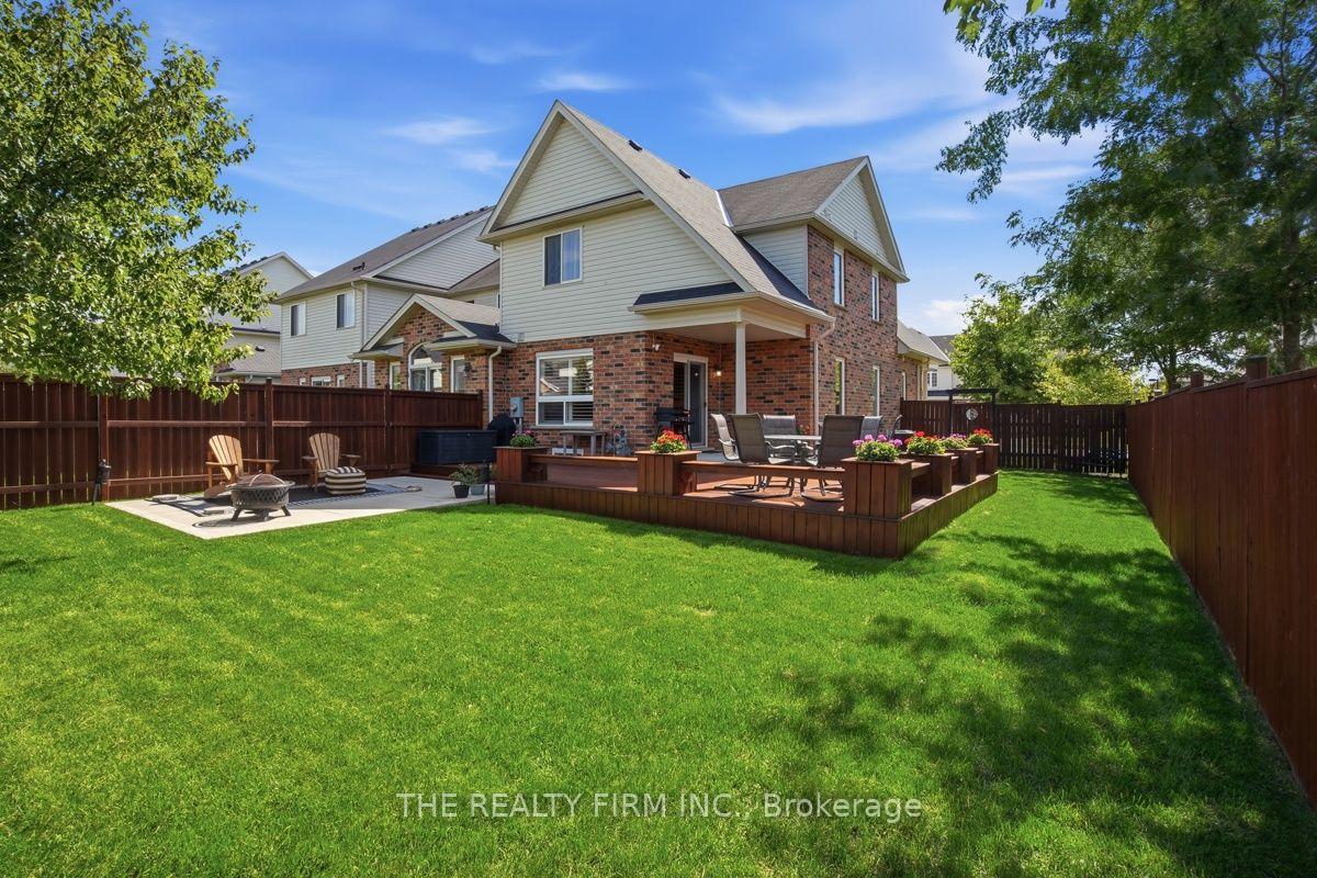 Photo 41 of 914 Silverfox Crescent, London, North S — HOMEH