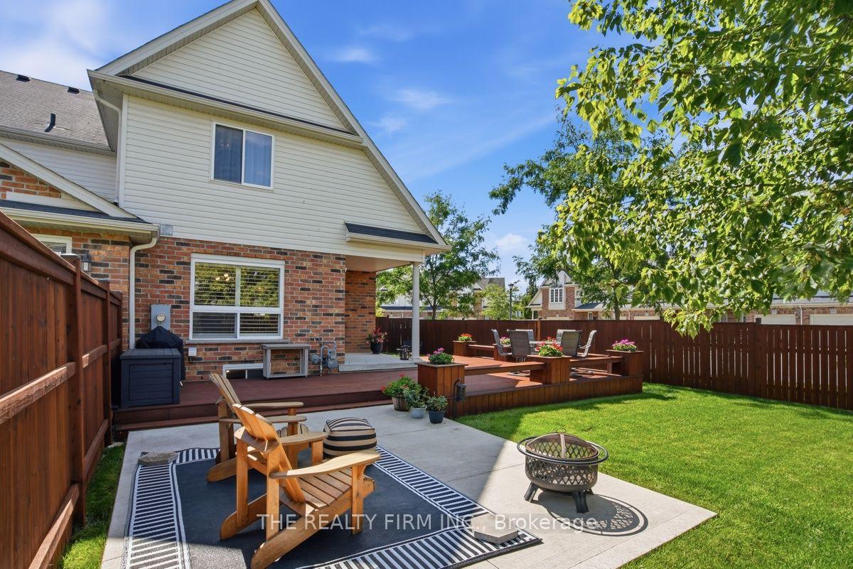 Photo 43 of 914 Silverfox Crescent, London, North S — HOMEH