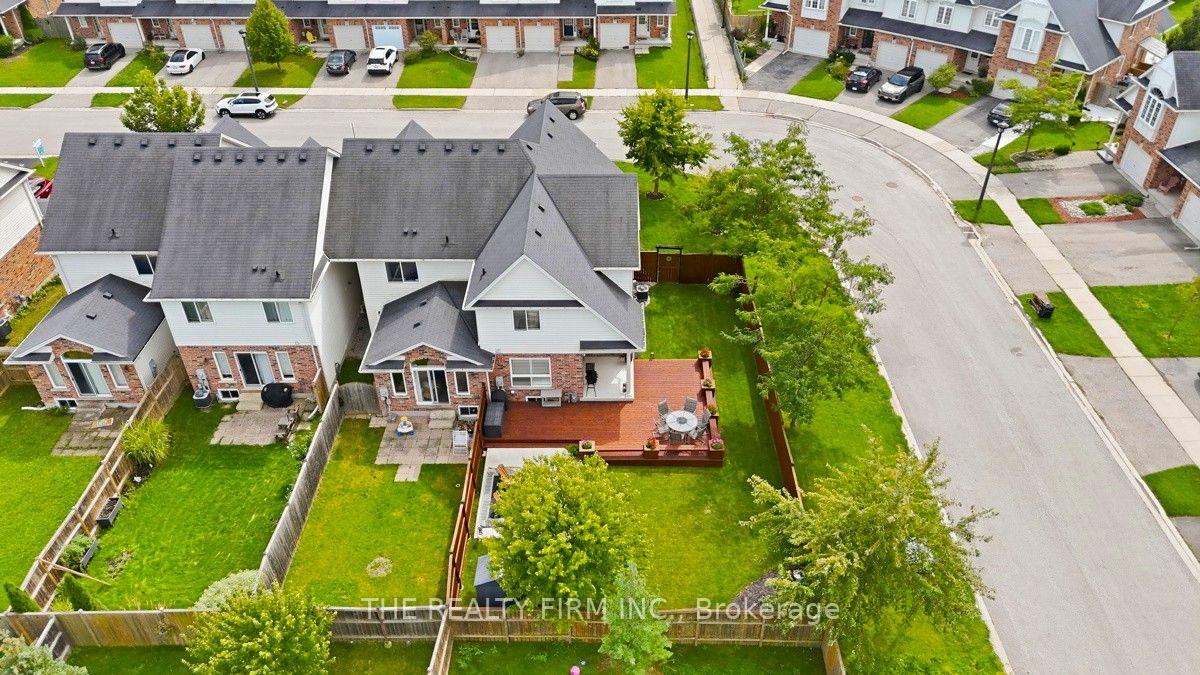 Photo 49 of 914 Silverfox Crescent, London, North S — HOMEH