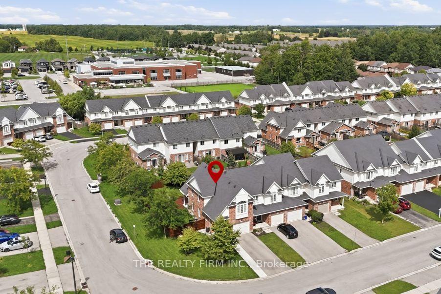 Photo 50 of 914 Silverfox Crescent, London, North S — HOMEH