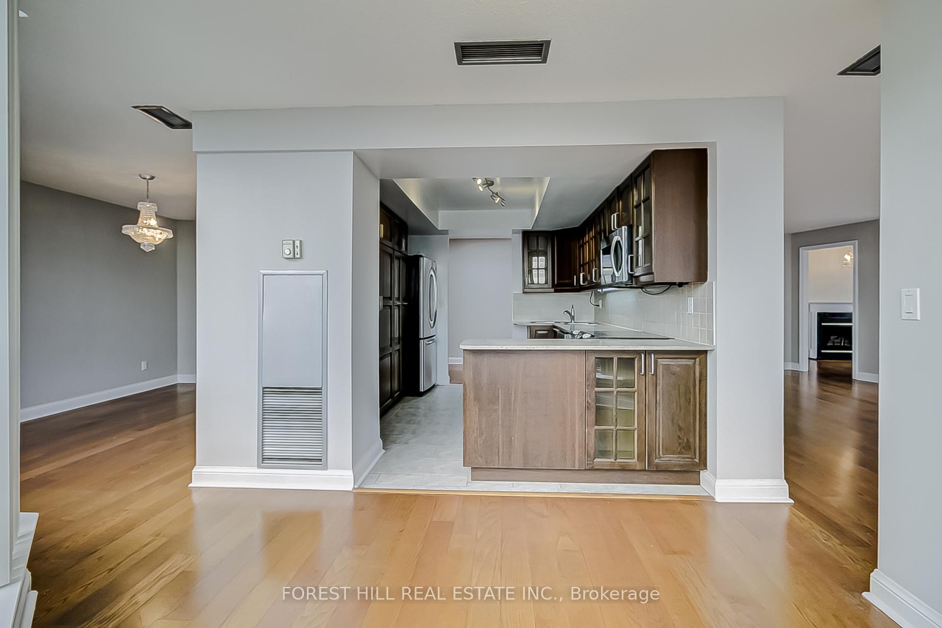 Photo 17 of Unit PH7, 55 Kingsbridge Garden Circle, Mississauga, Hurontario — HOMEH