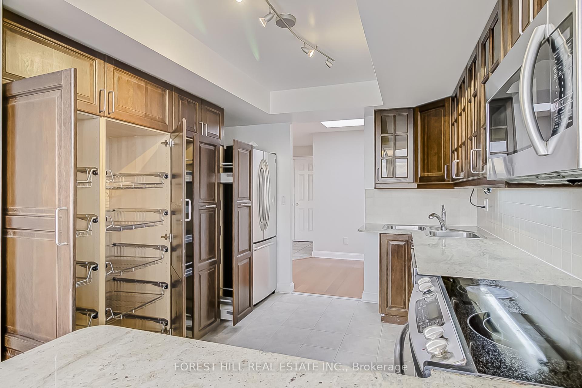 Photo 18 of Unit PH7, 55 Kingsbridge Garden Circle, Mississauga, Hurontario — HOMEH