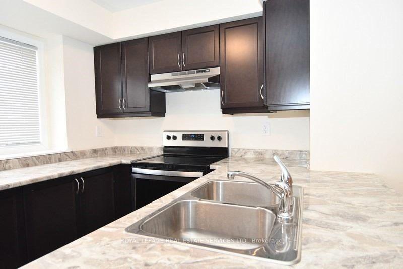 Photo 4 of 90 Howe Street, Scarborough, Clairlea-Birchmount — HOMEH
