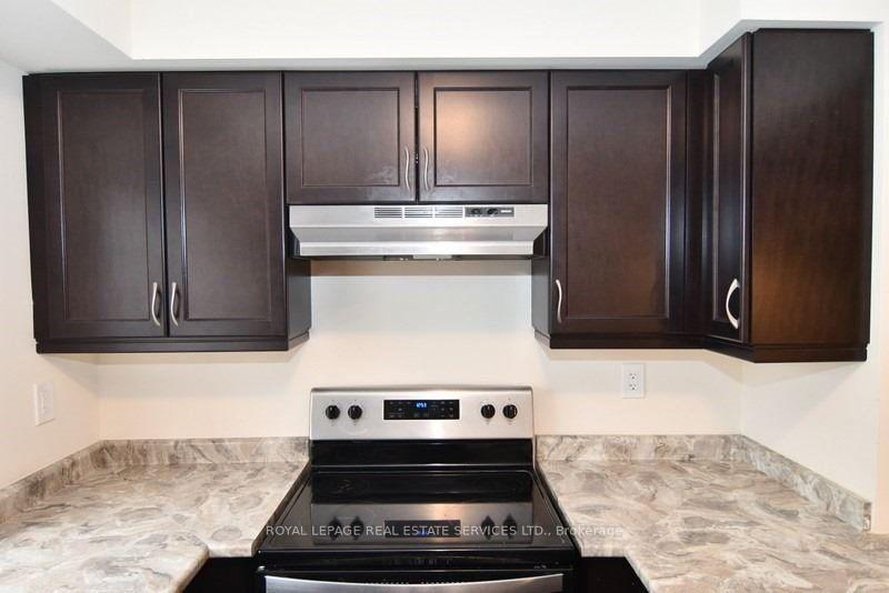 Photo 6 of 90 Howe Street, Scarborough, Clairlea-Birchmount — HOMEH