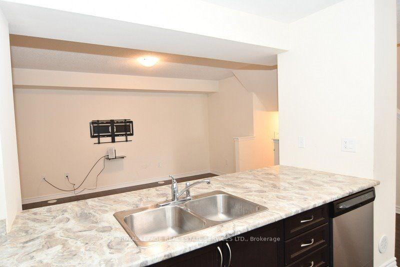 Photo 7 of 90 Howe Street, Scarborough, Clairlea-Birchmount — HOMEH