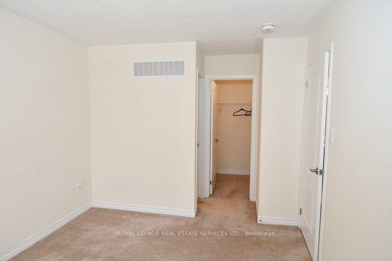 Photo 12 of 90 Howe Street, Scarborough, Clairlea-Birchmount — HOMEH
