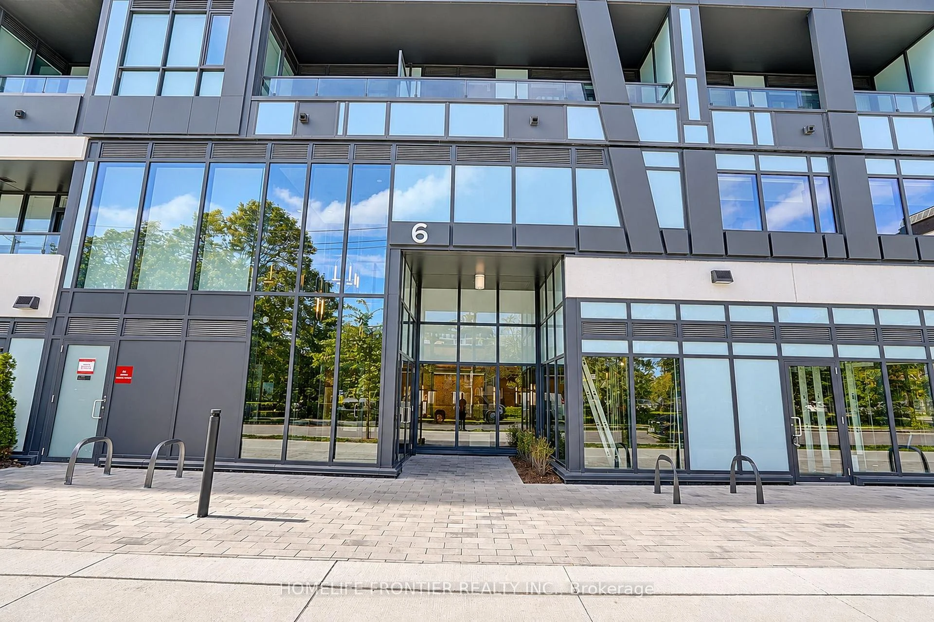 Photo 2 of Unit 808, 6 Greenbriar Road E, North York, Bayview Village — HOMEH