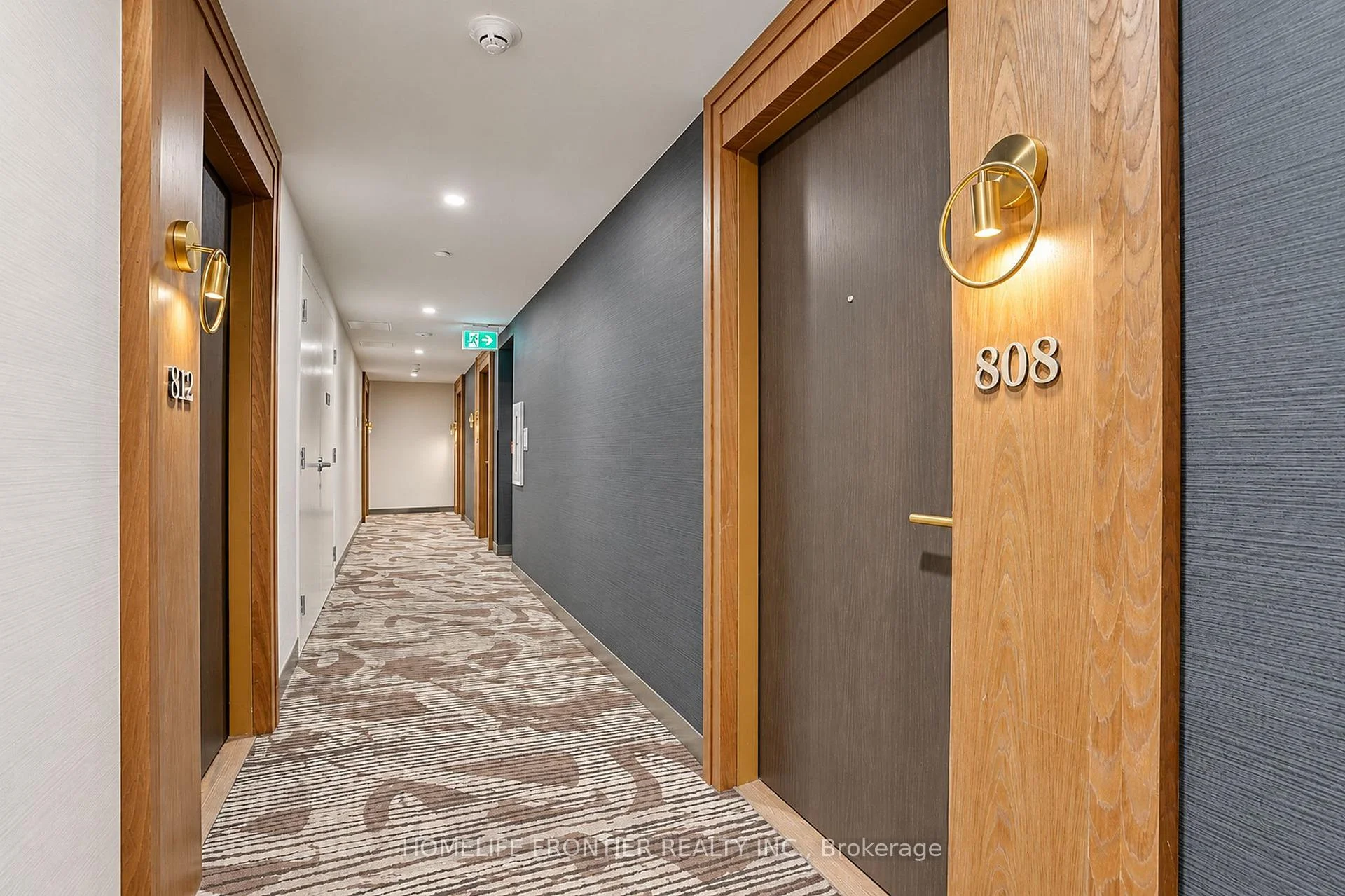 Photo 6 of Unit 808, 6 Greenbriar Road E, North York, Bayview Village — HOMEH