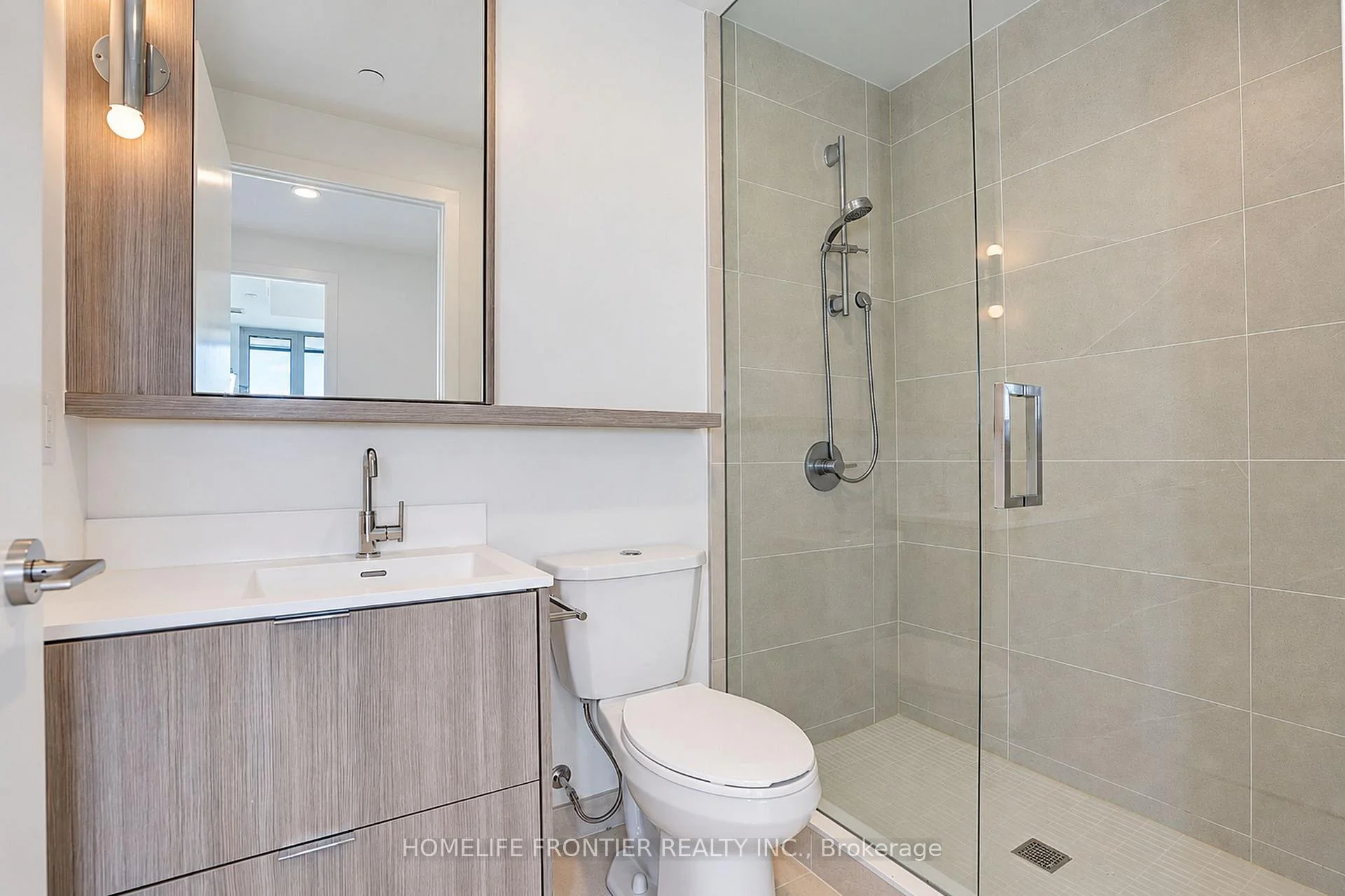 Photo 19 of Unit 808, 6 Greenbriar Road E, North York, Bayview Village — HOMEH