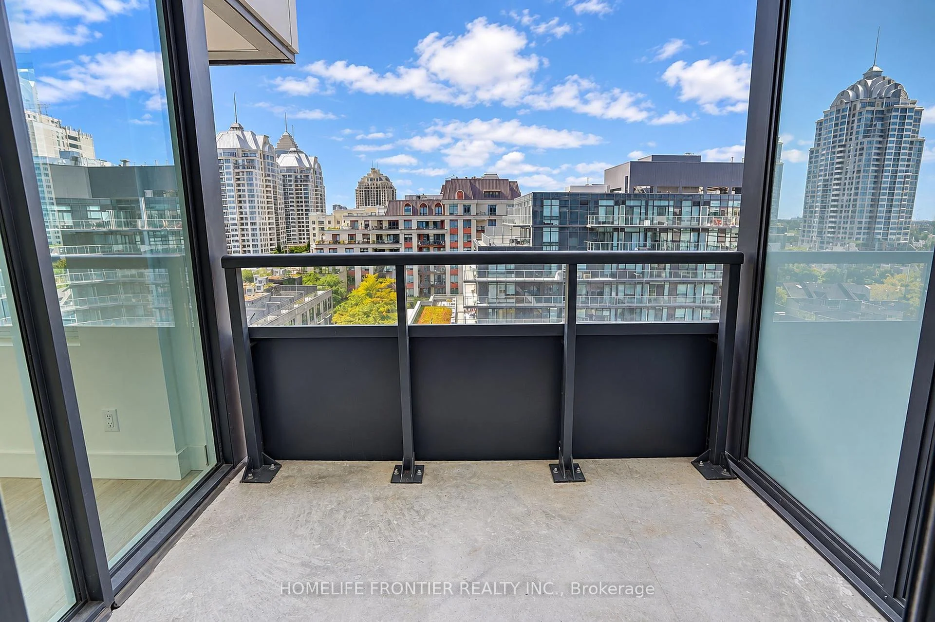 Photo 21 of Unit 808, 6 Greenbriar Road E, North York, Bayview Village — HOMEH