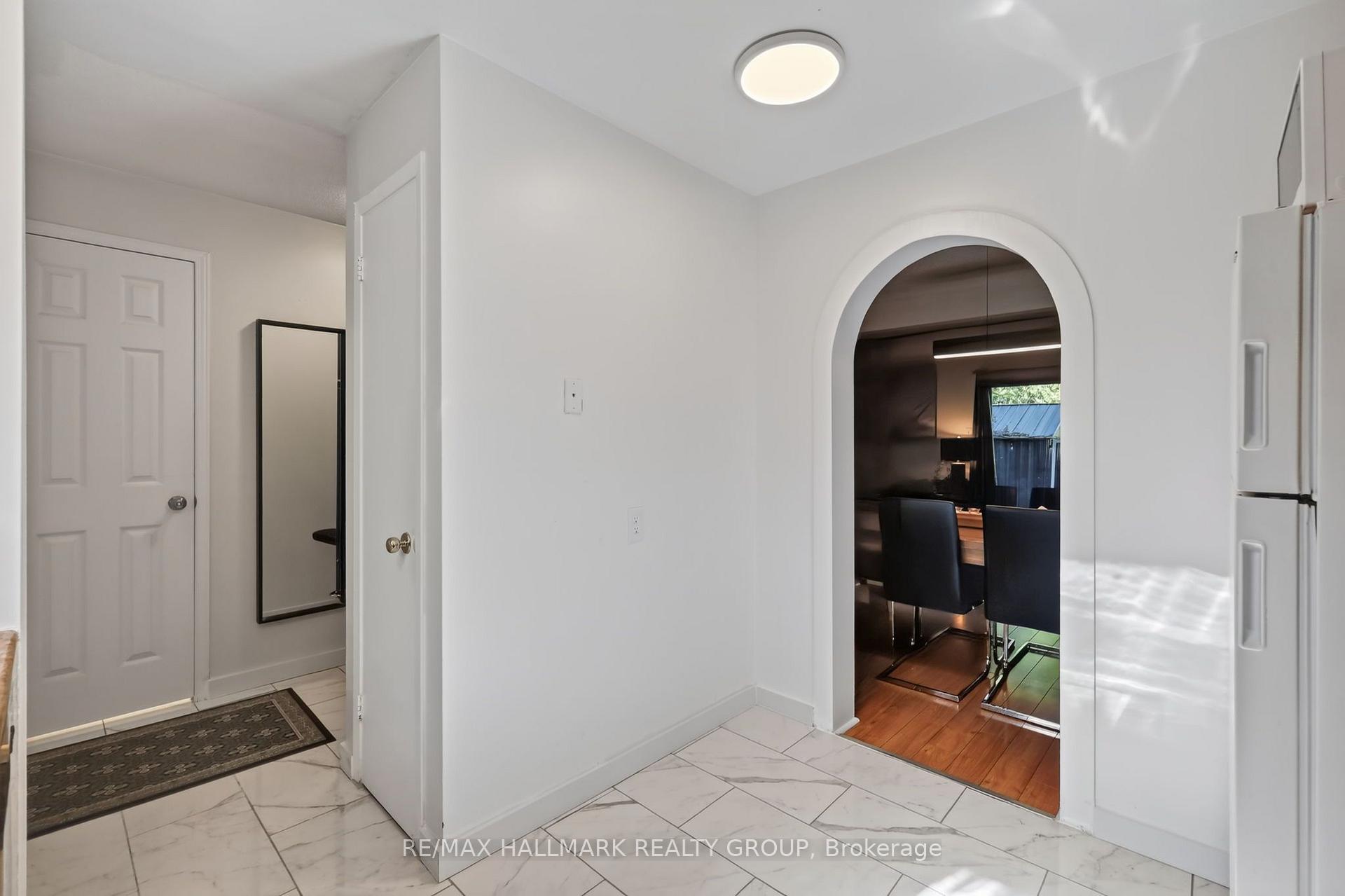 Photo 7 of Unit 6, 6156 Brookside Lane, Ottawa, Convent Glen South — HOMEH