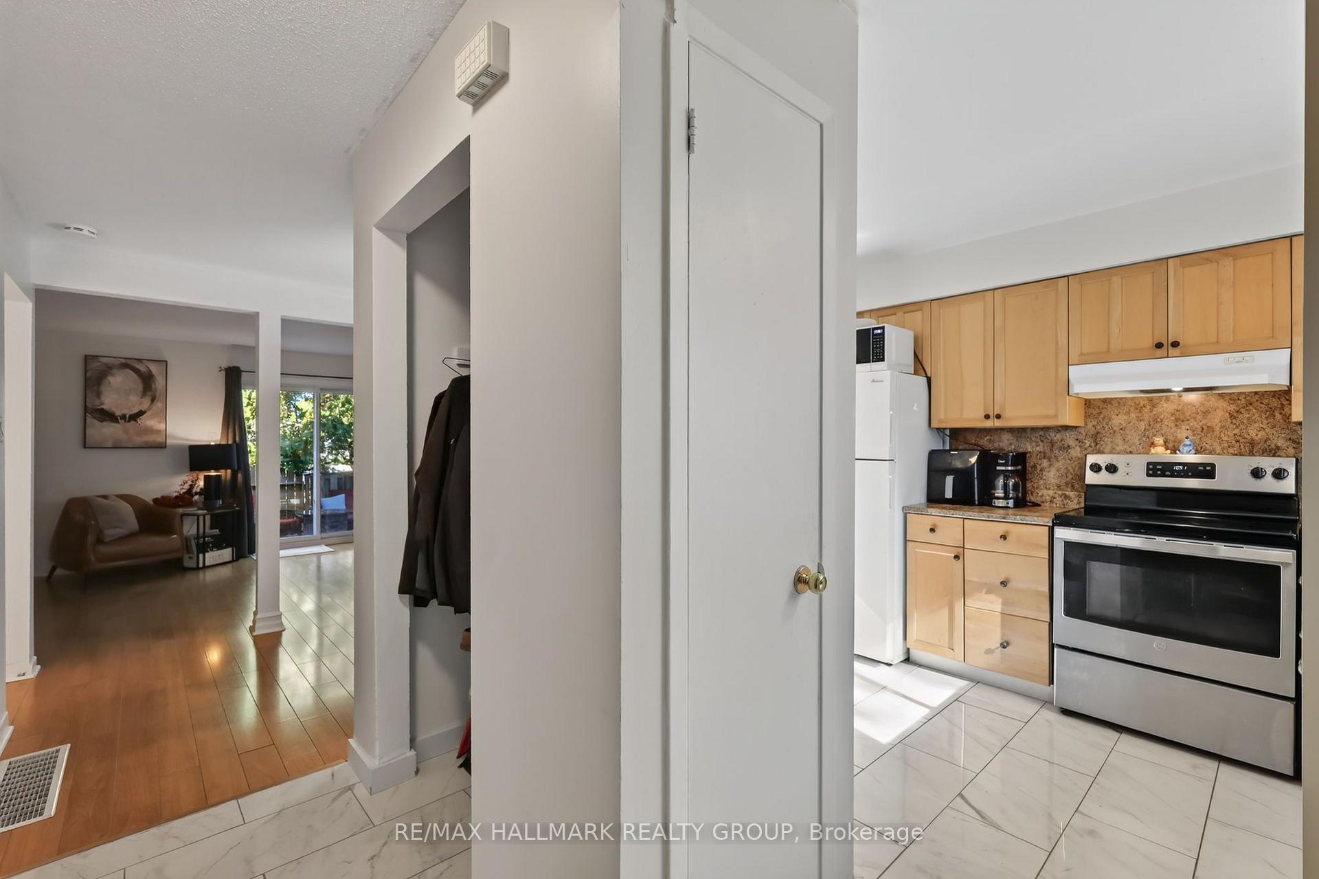 Photo 8 of Unit 6, 6156 Brookside Lane, Ottawa, Convent Glen South — HOMEH