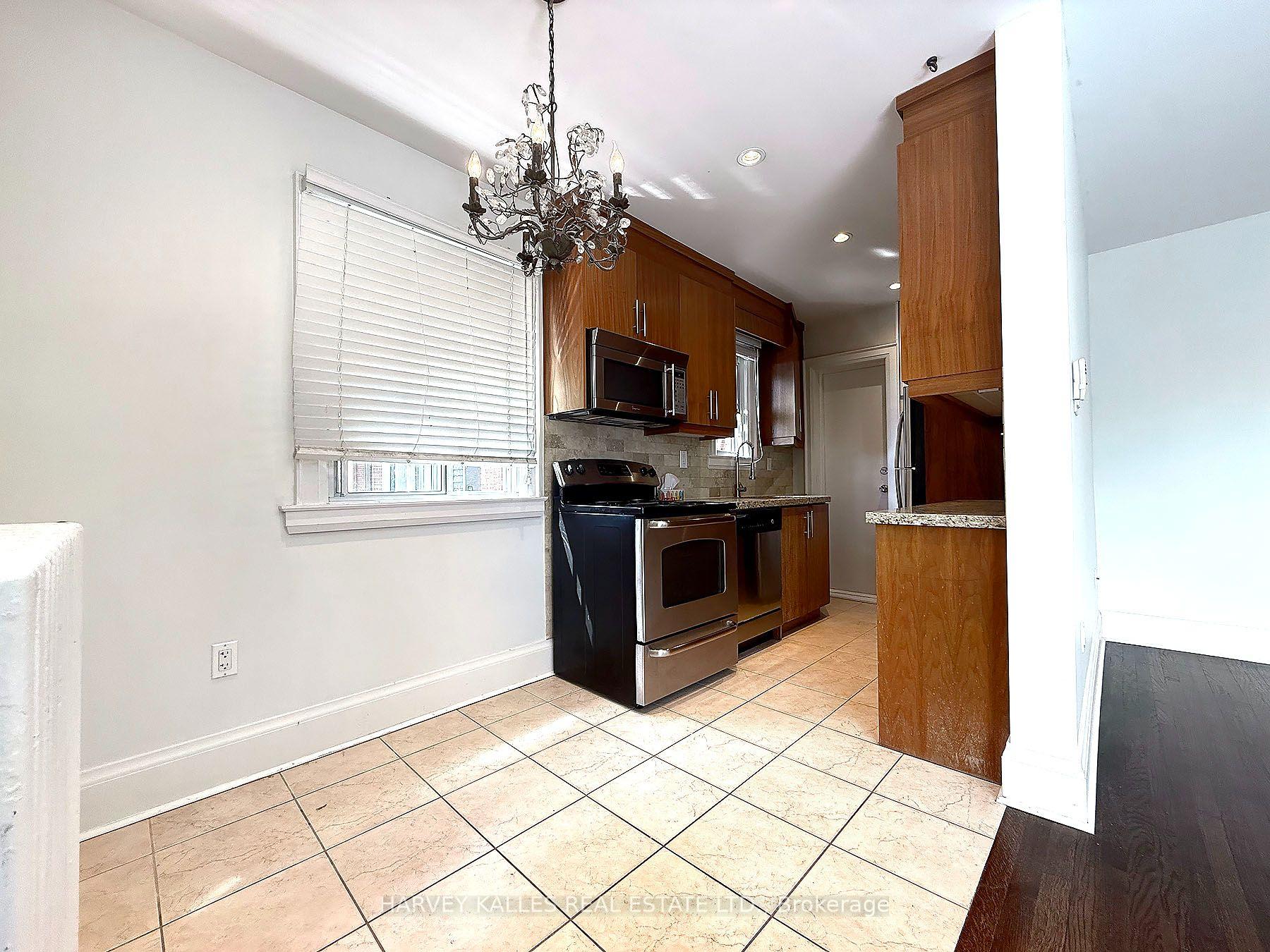 Photo 11 of Unit 301, 858 Davenport Road, Toronto, Wychwood — HOMEH