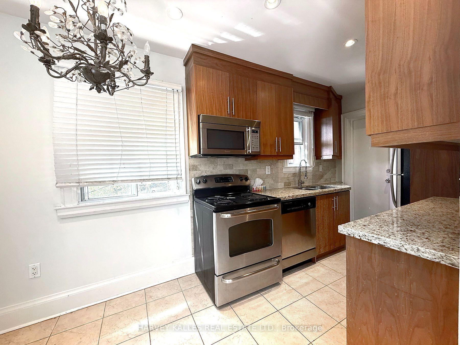 Photo 12 of Unit 301, 858 Davenport Road, Toronto, Wychwood — HOMEH