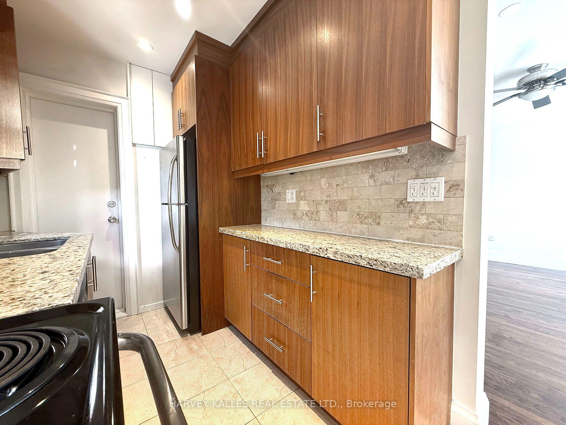 Photo 13 of Unit 301, 858 Davenport Road, Toronto, Wychwood — HOMEH