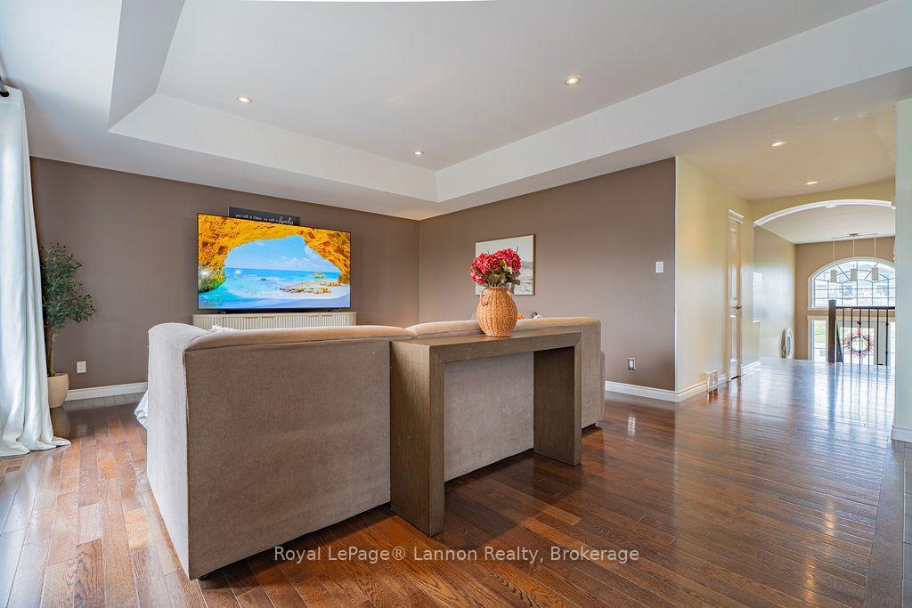 Photo 6 of 696 Weiler Boulevard, Thunder Bay, Parkdale — HOMEH
