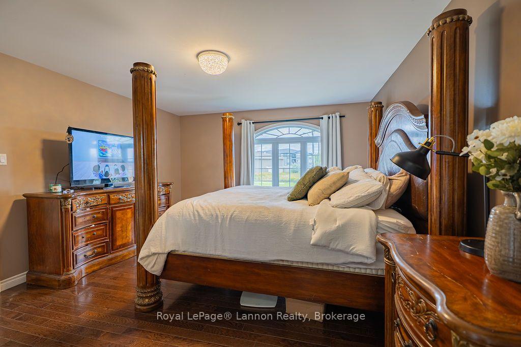 Photo 14 of 696 Weiler Boulevard, Thunder Bay, Parkdale — HOMEH