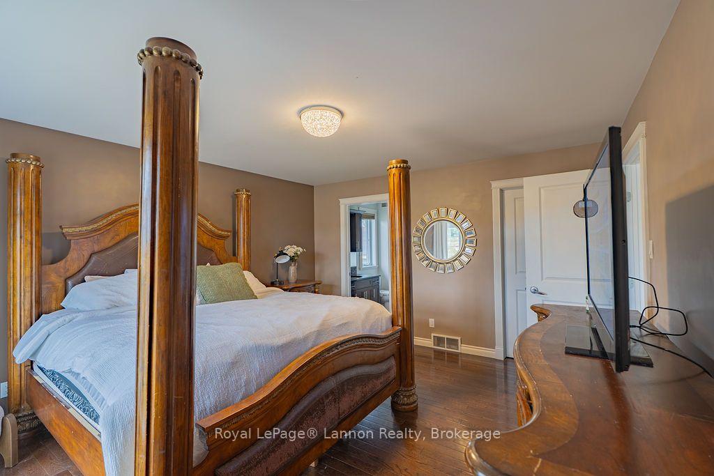Photo 15 of 696 Weiler Boulevard, Thunder Bay, Parkdale — HOMEH