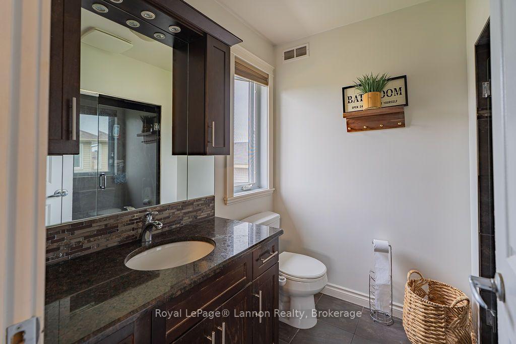 Photo 24 of 696 Weiler Boulevard, Thunder Bay, Parkdale — HOMEH