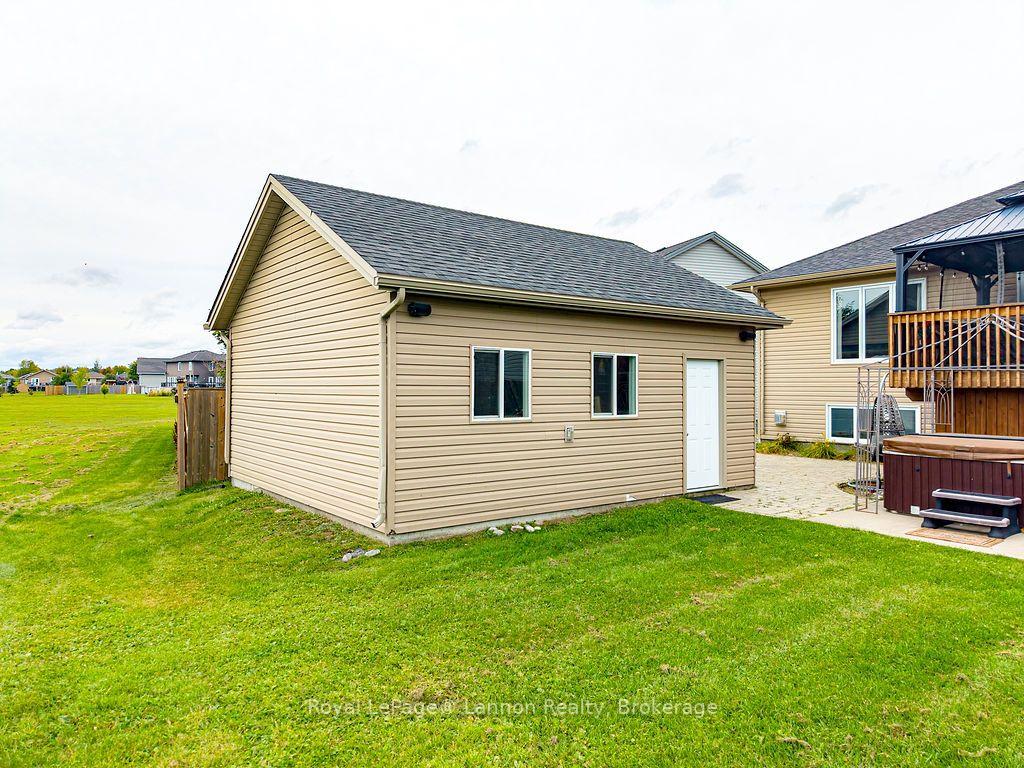 Photo 46 of 696 Weiler Boulevard, Thunder Bay, Parkdale — HOMEH