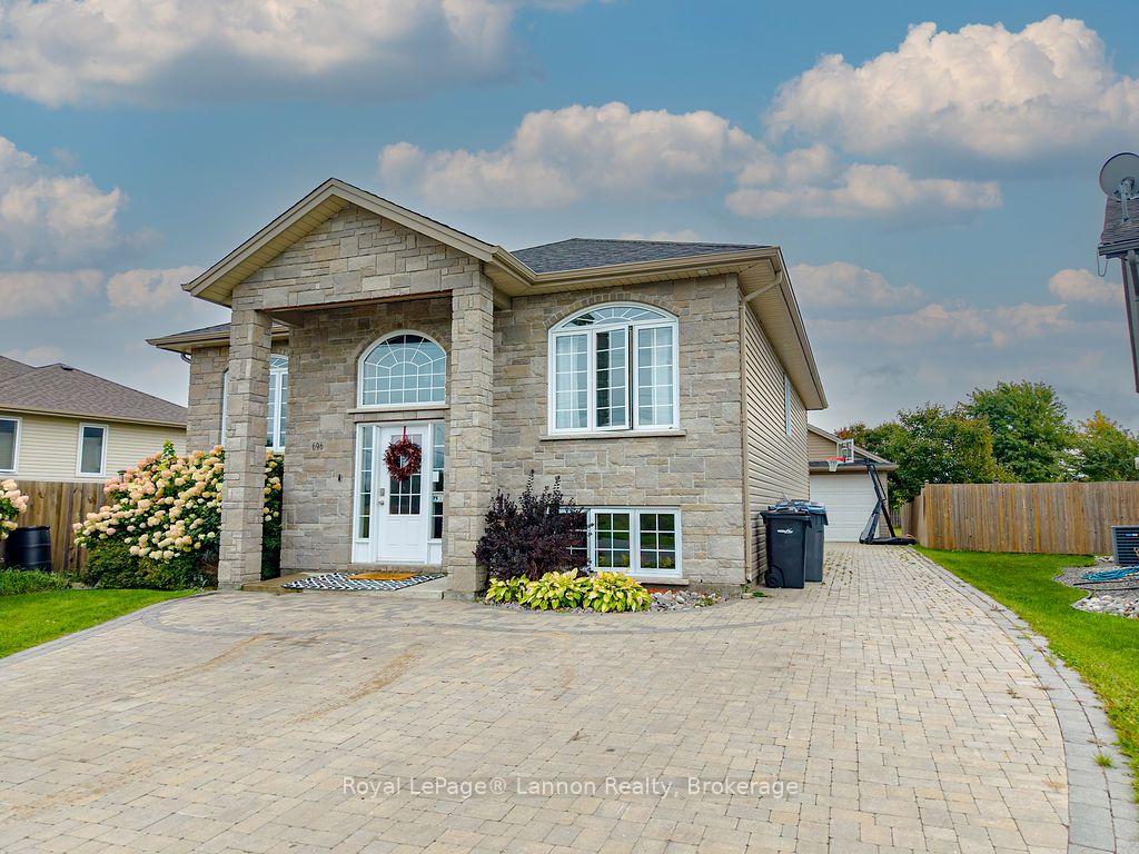 Photo 48 of 696 Weiler Boulevard, Thunder Bay, Parkdale — HOMEH