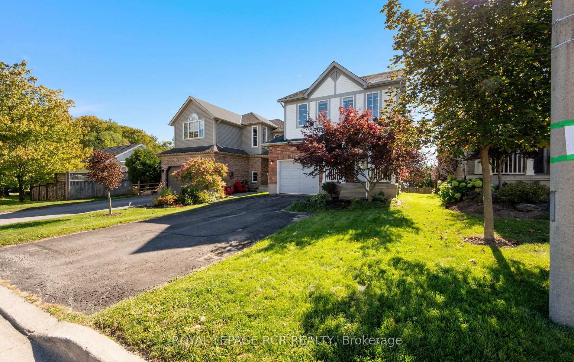 Photo 2 of 108 Glengarry Road, Orangeville — HOMEH
