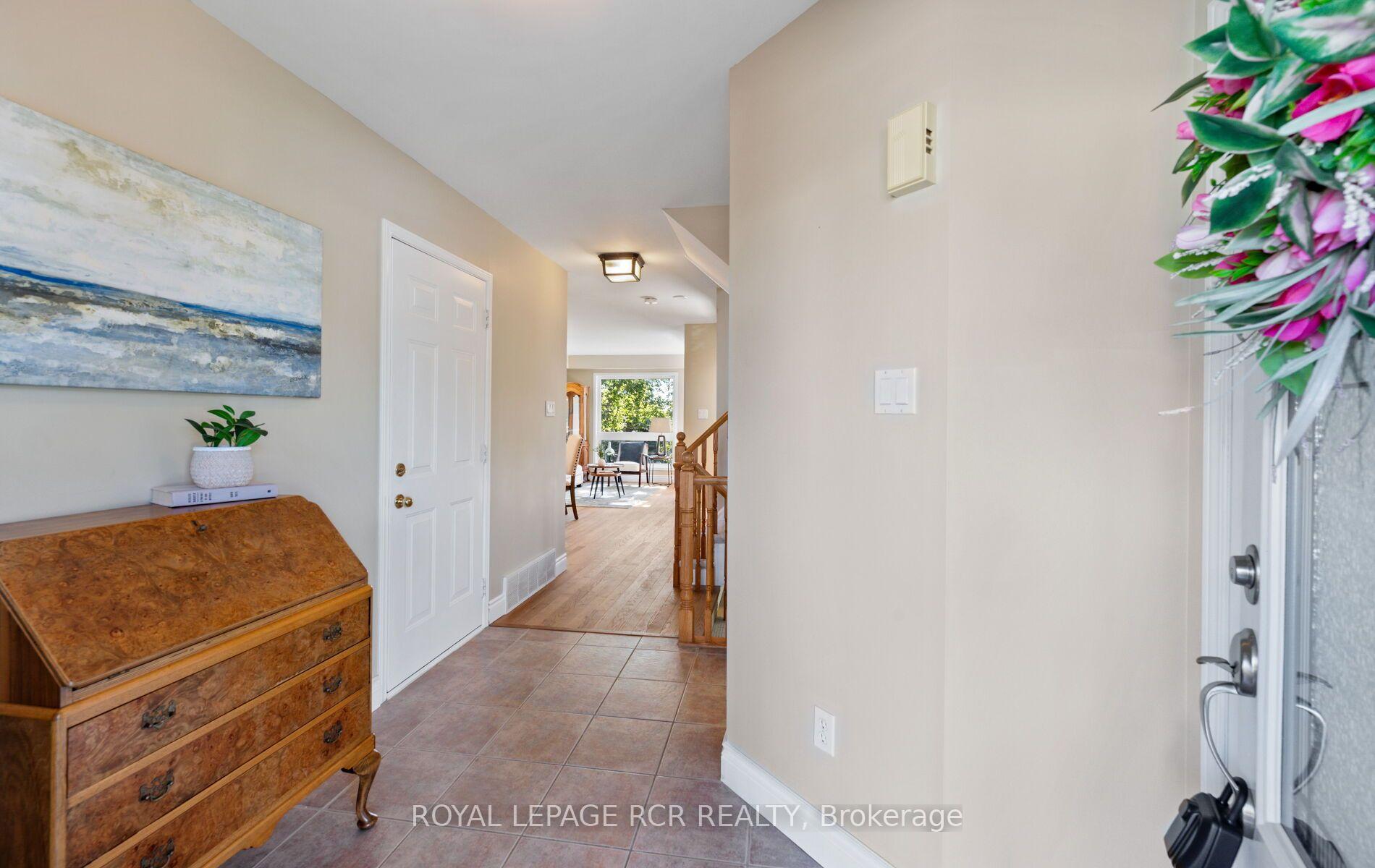 Photo 7 of 108 Glengarry Road, Orangeville — HOMEH