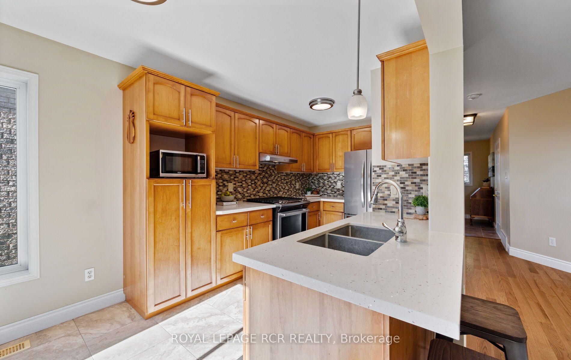Photo 18 of 108 Glengarry Road, Orangeville — HOMEH