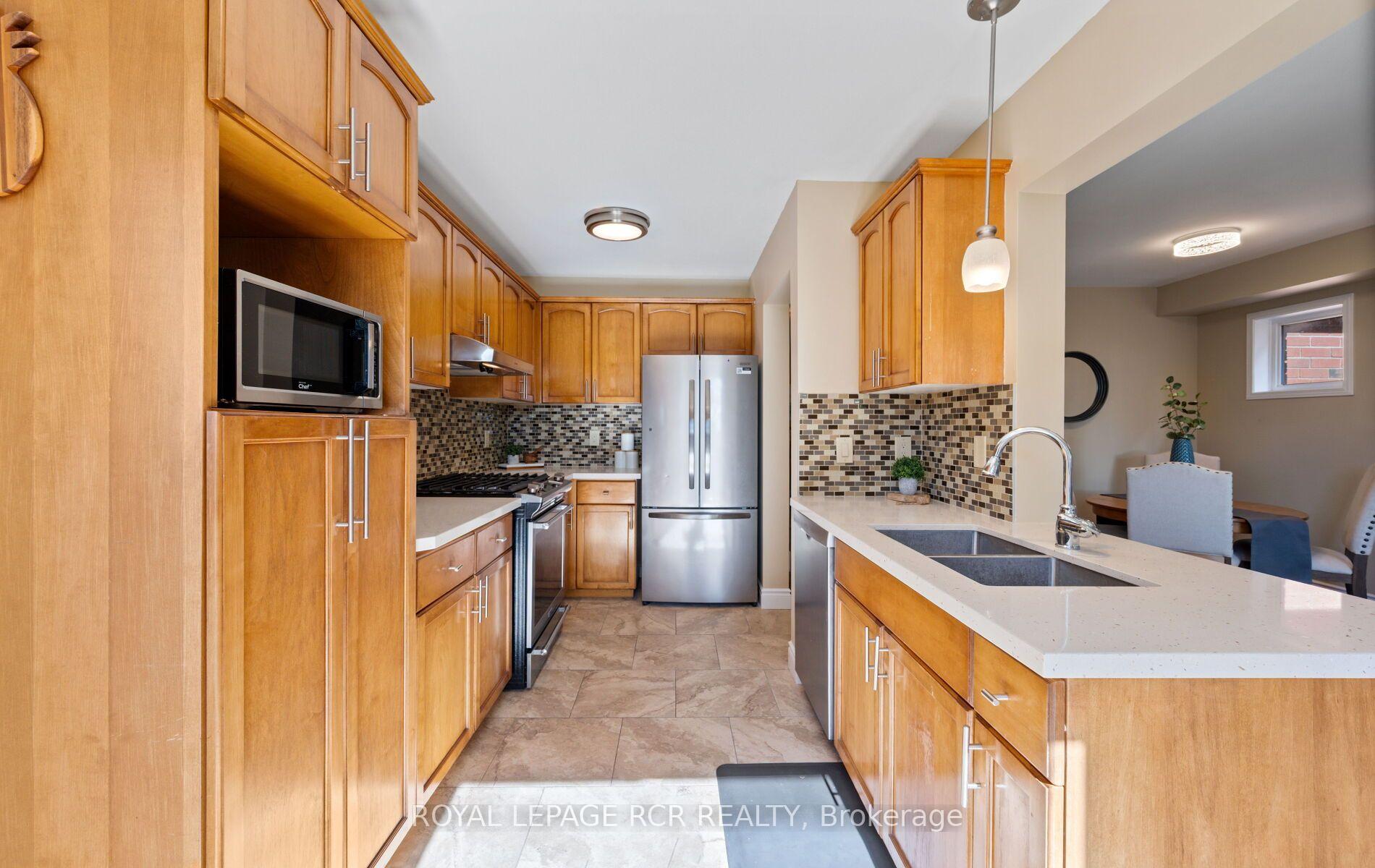 Photo 19 of 108 Glengarry Road, Orangeville — HOMEH