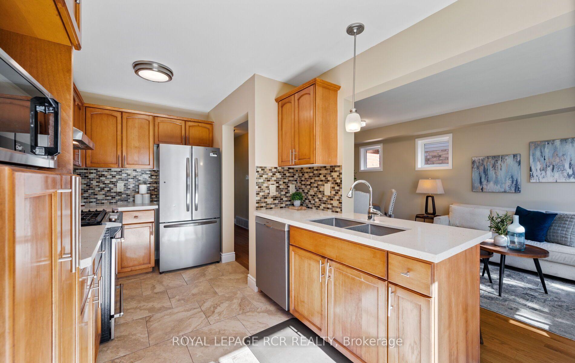 Photo 20 of 108 Glengarry Road, Orangeville — HOMEH