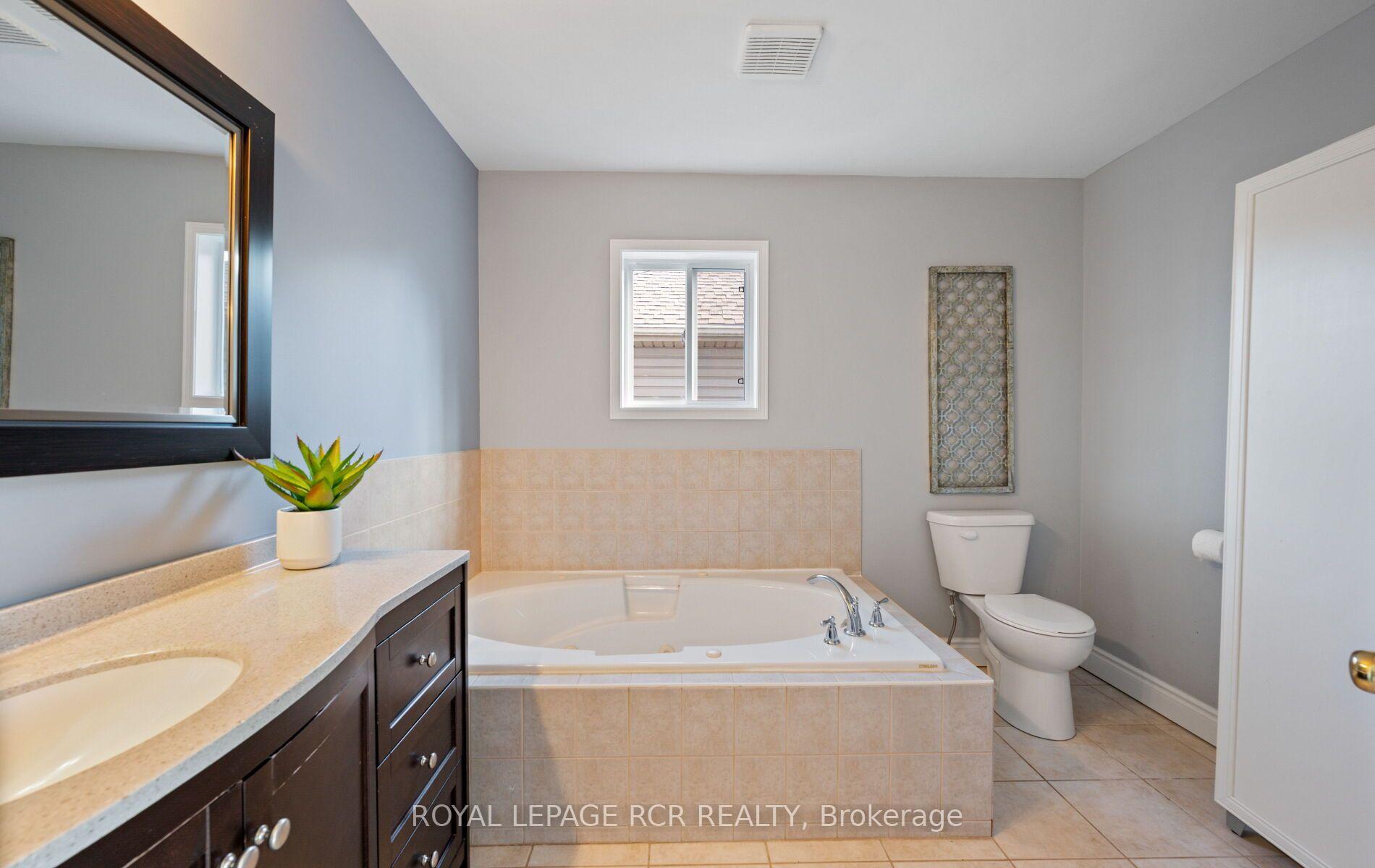 Photo 31 of 108 Glengarry Road, Orangeville — HOMEH