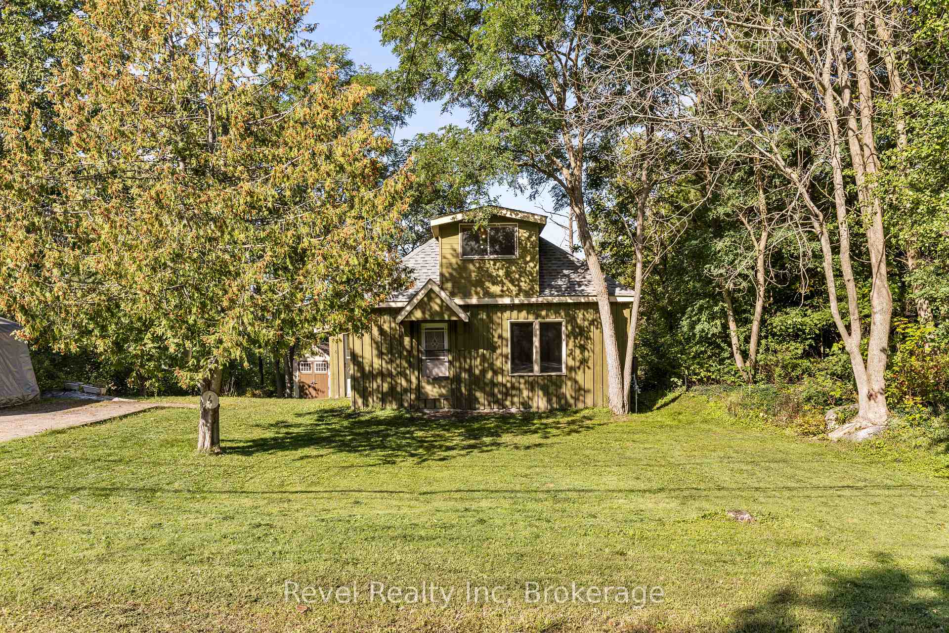 Photo 2 of 4 Margaret Street, Parry Sound — HOMEH