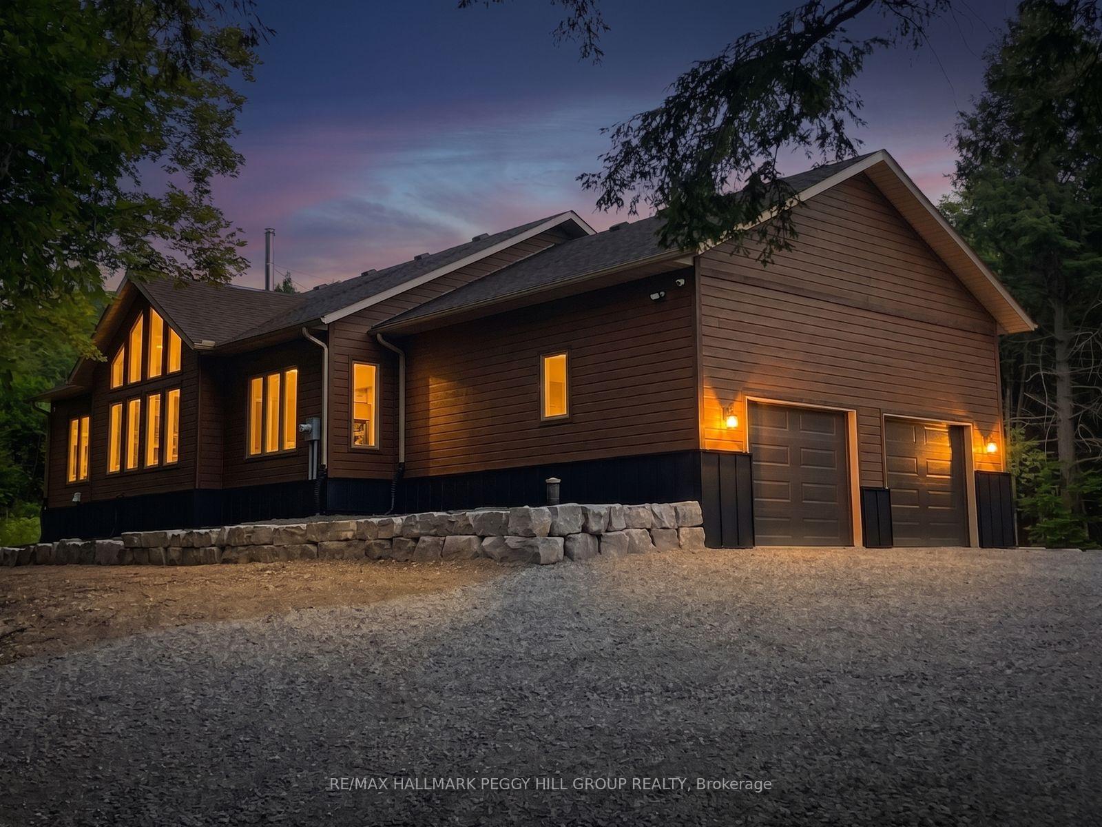 Photo of 4571 Aspdin Road