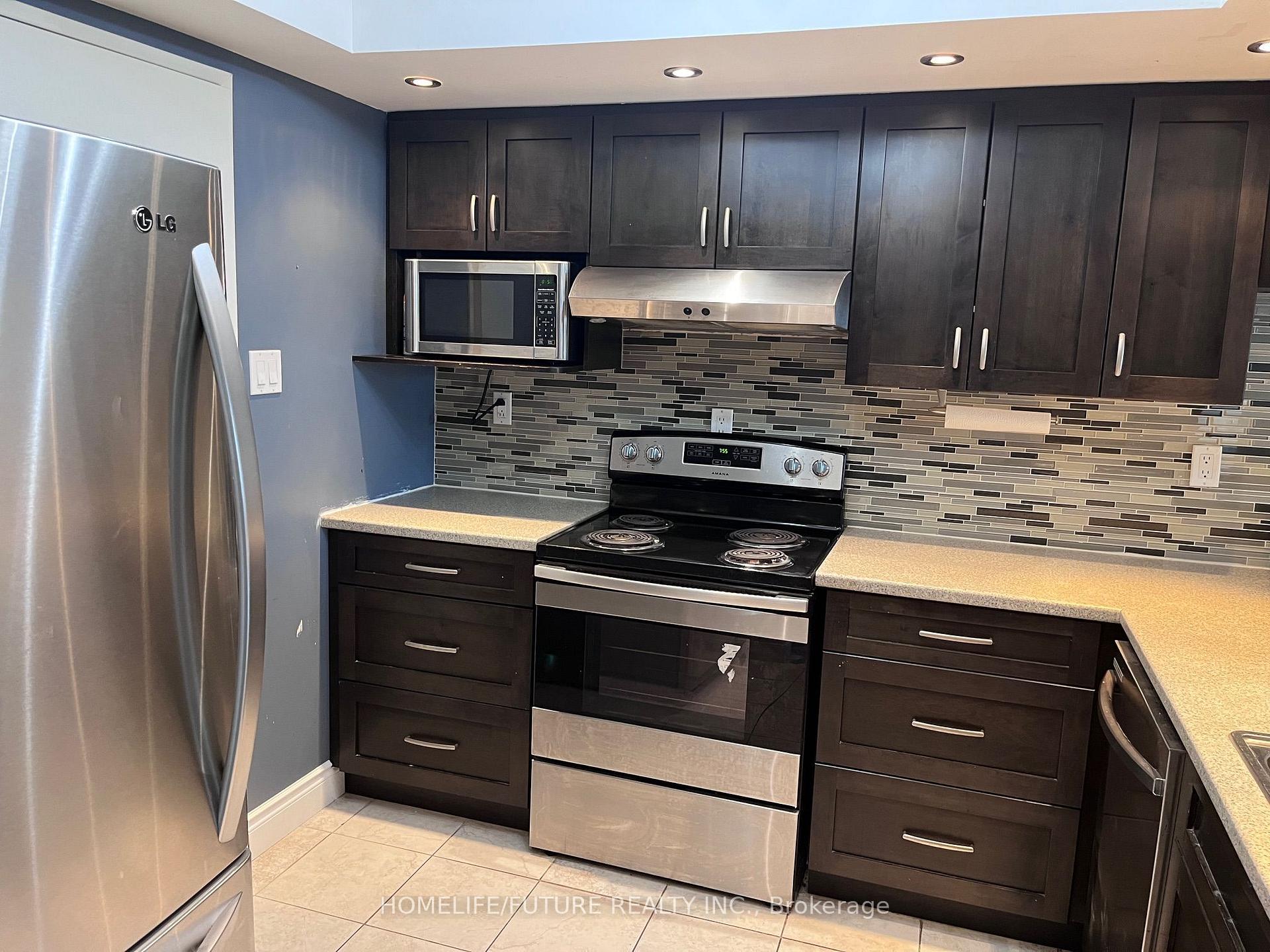 Photo 3 of Unit 1101, 550 Webb Drive, Mississauga, City Centre — HOMEH