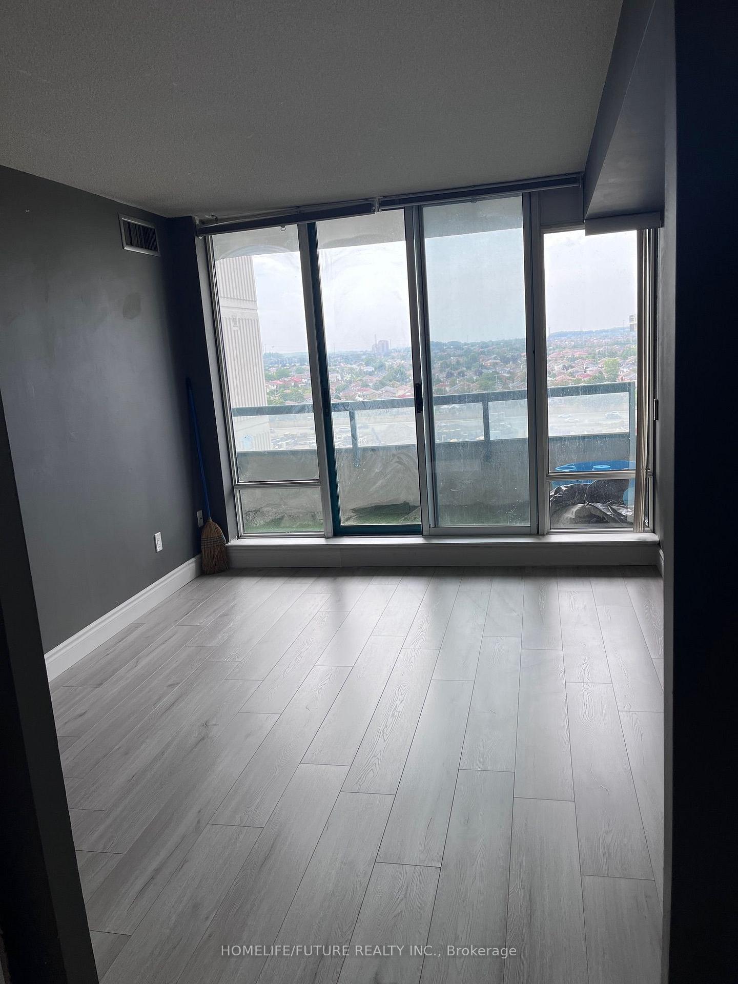 Photo 9 of Unit 1101, 550 Webb Drive, Mississauga, City Centre — HOMEH