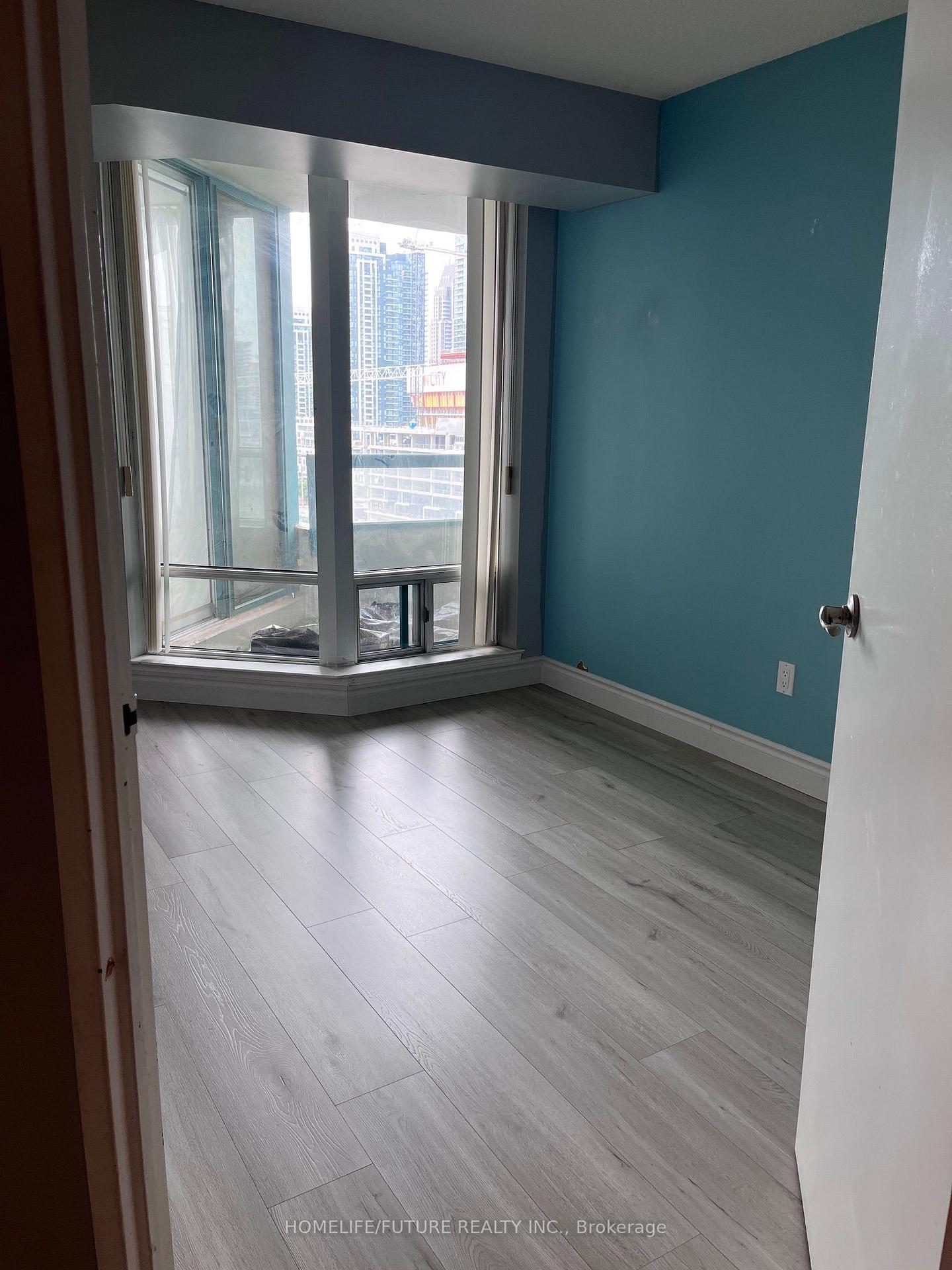 Photo 10 of Unit 1101, 550 Webb Drive, Mississauga, City Centre — HOMEH