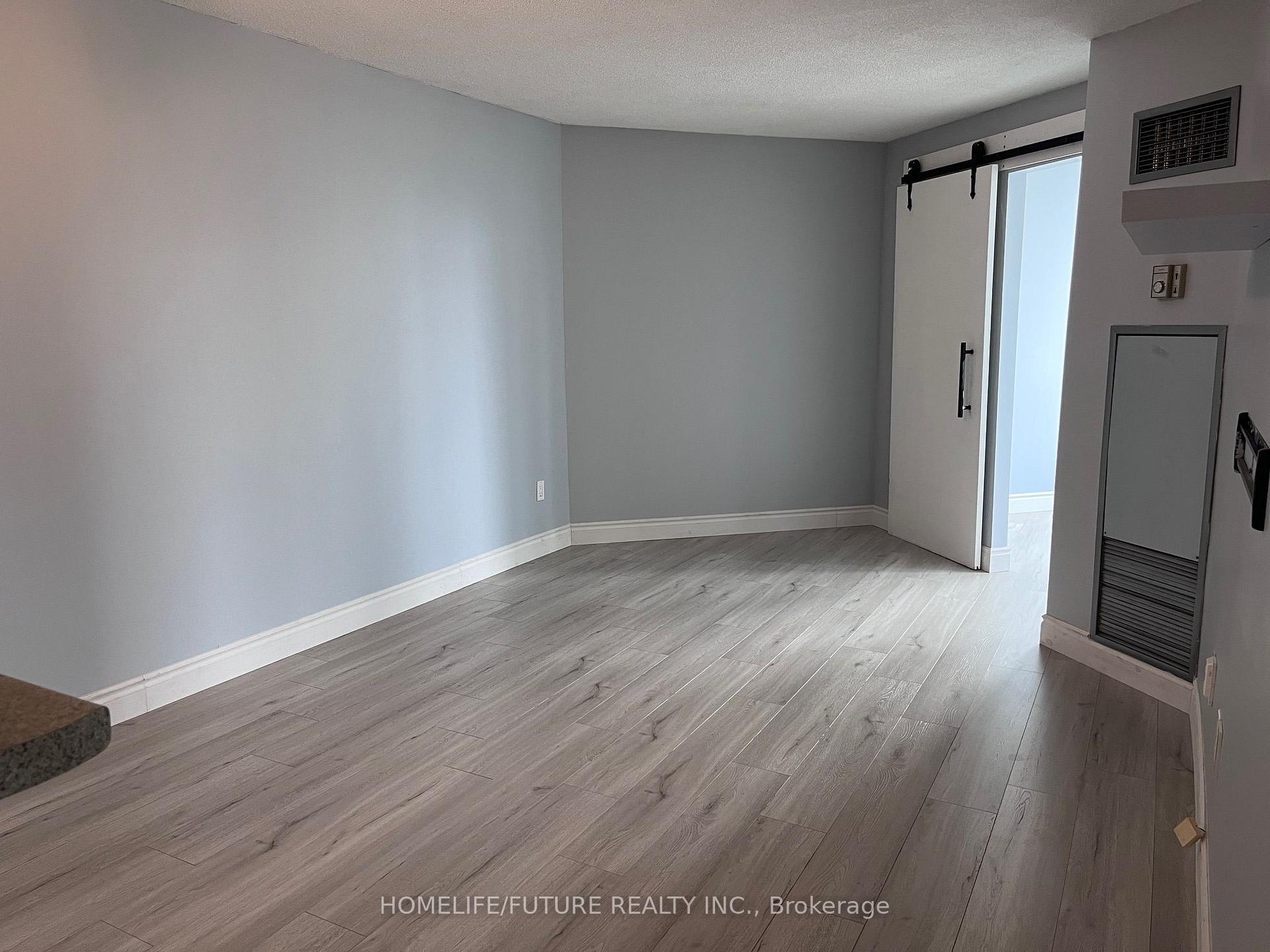 Photo 14 of Unit 1101, 550 Webb Drive, Mississauga, City Centre — HOMEH