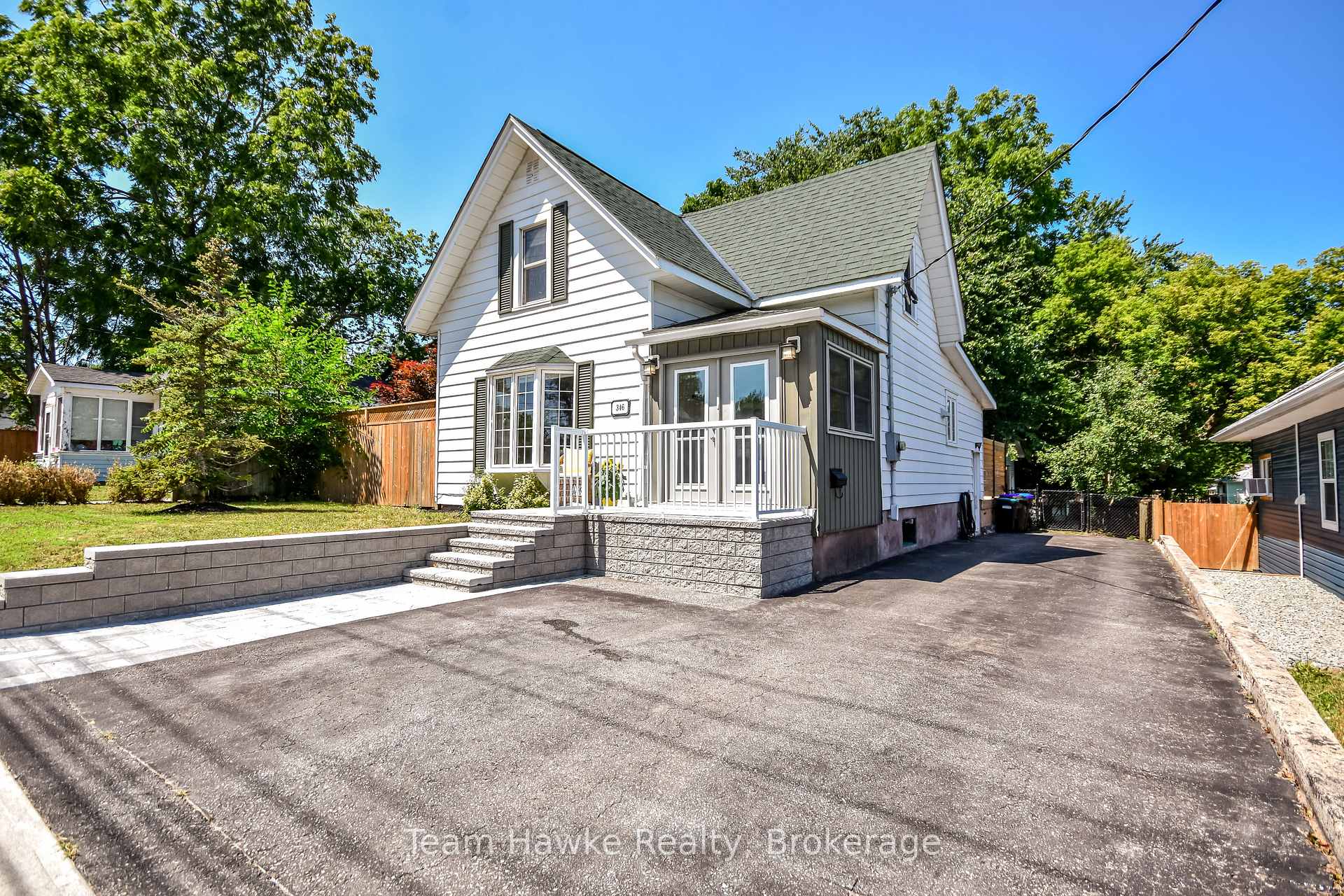 Photo 2 of 346 Yonge Street, Midland — HOMEH