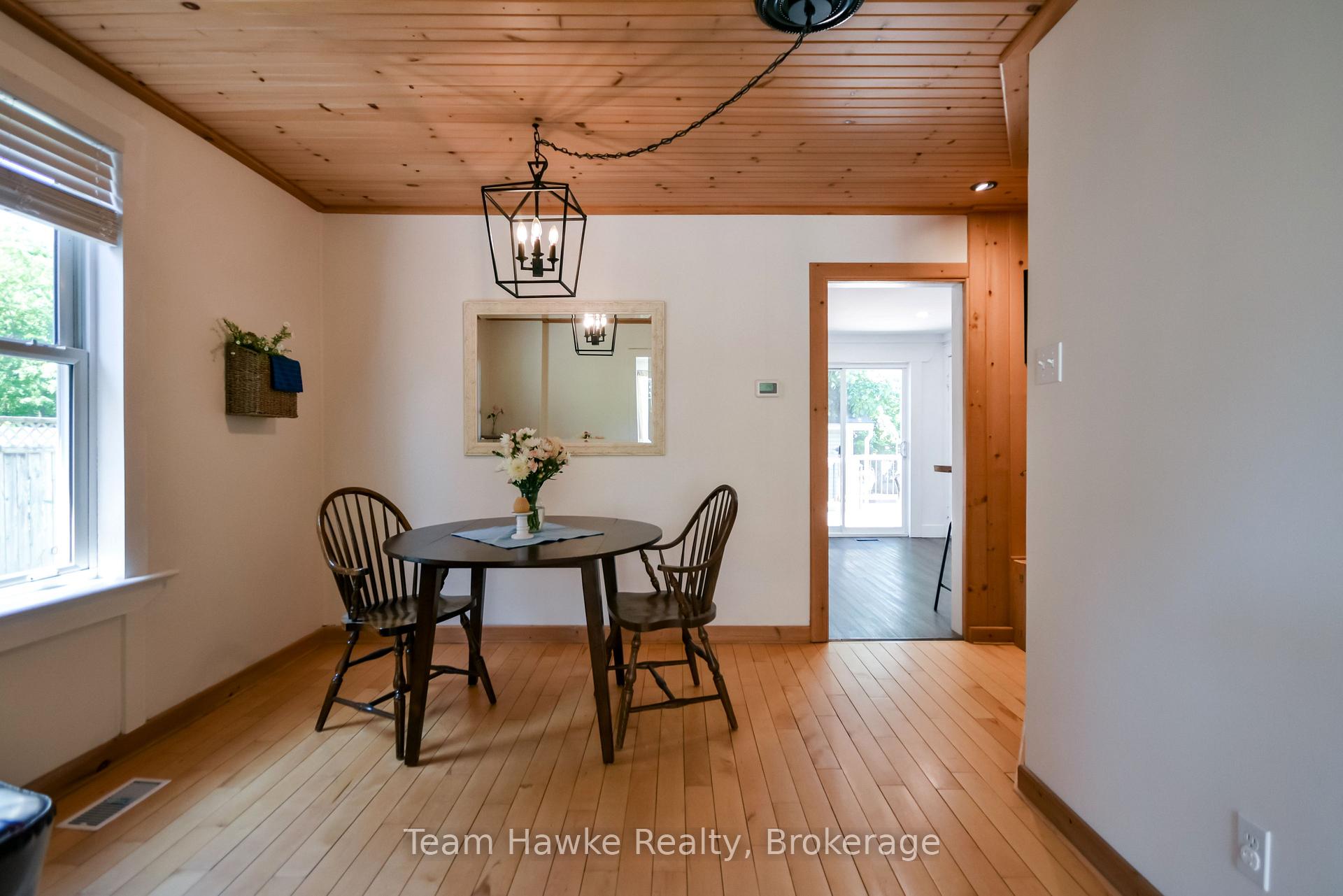 Photo 13 of 346 Yonge Street, Midland — HOMEH