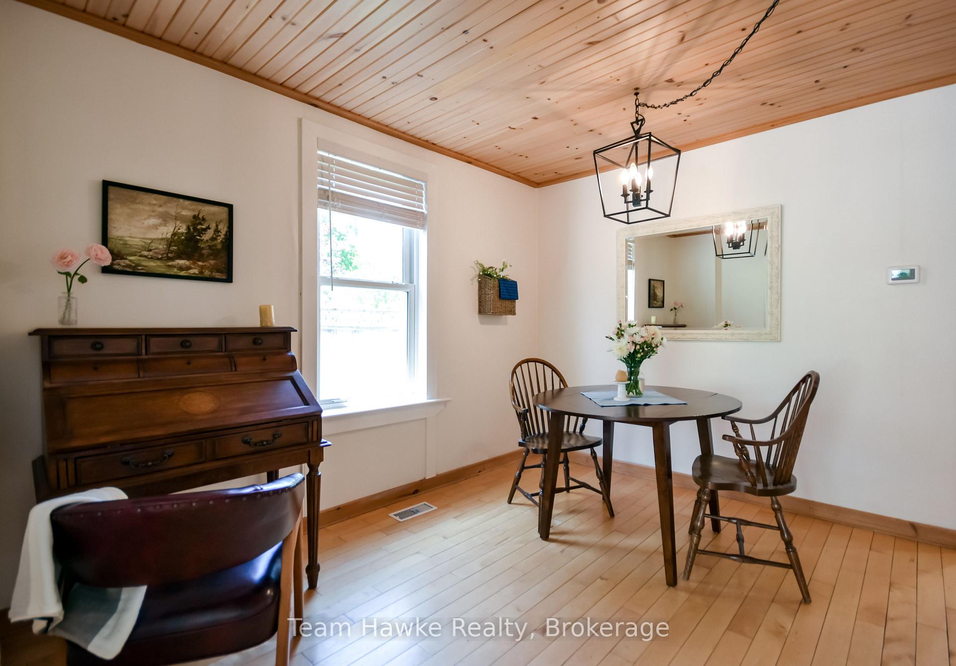 Photo 14 of 346 Yonge Street, Midland — HOMEH