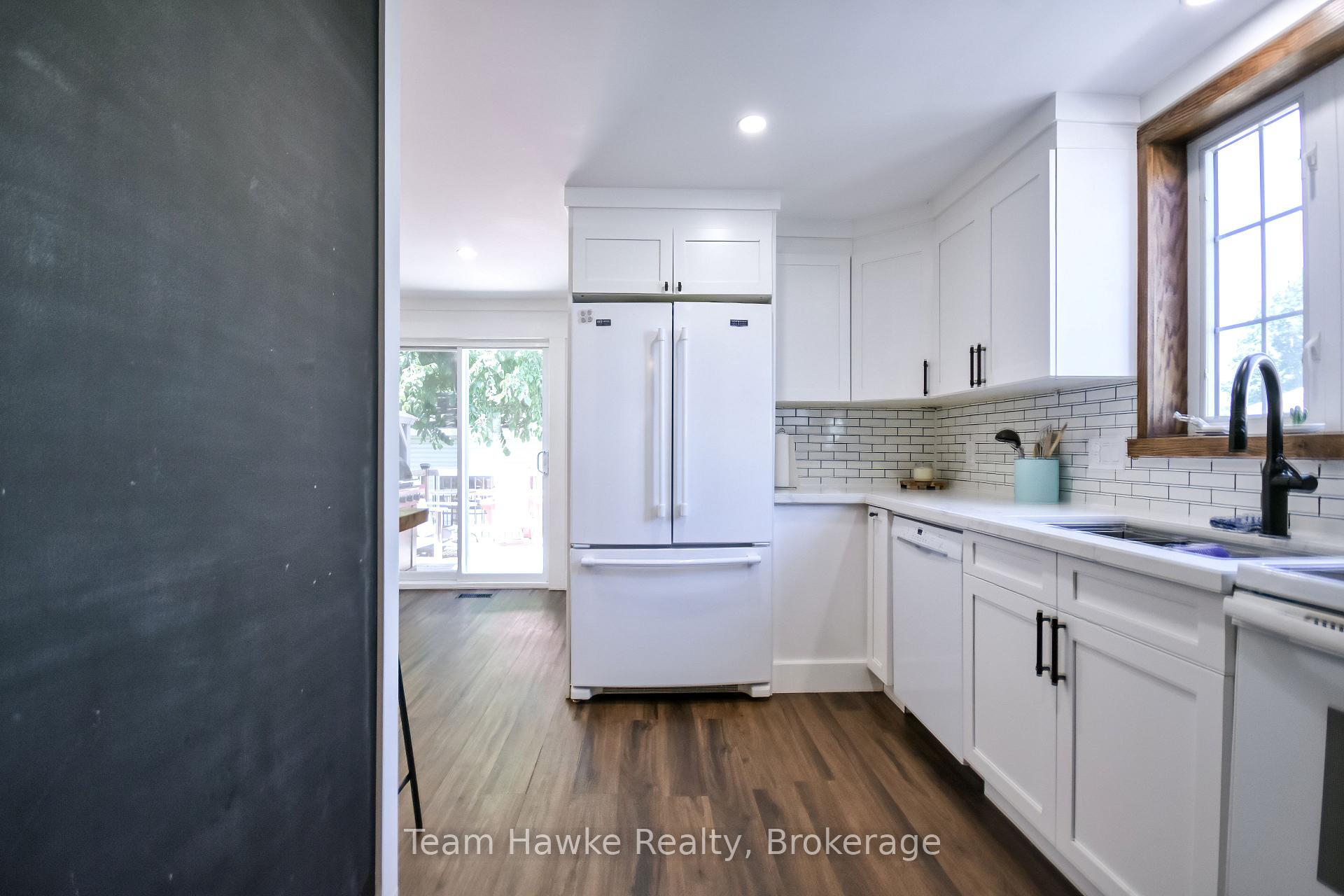 Photo 18 of 346 Yonge Street, Midland — HOMEH